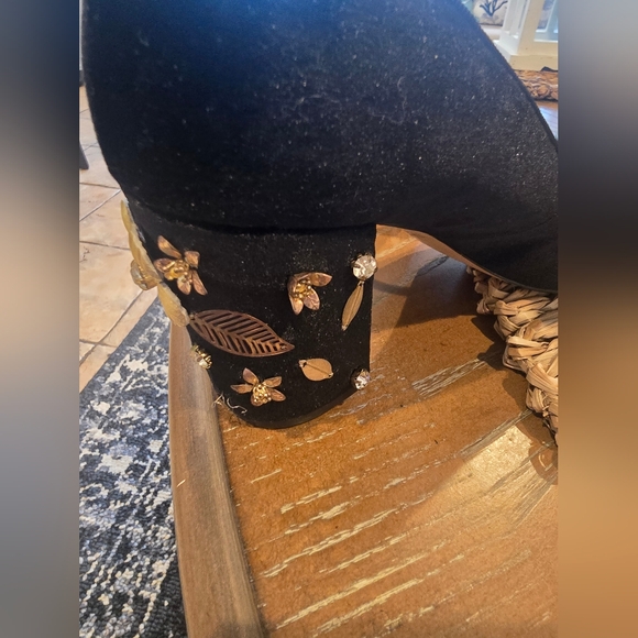 Jewel Badgley Mischka Velvet - Picture 4 of 17